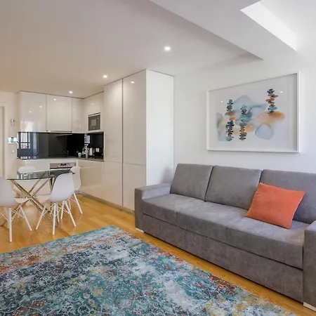 Almada Prime Iii Apartment *
