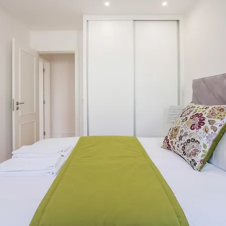 Almada Prime Iii Apartment